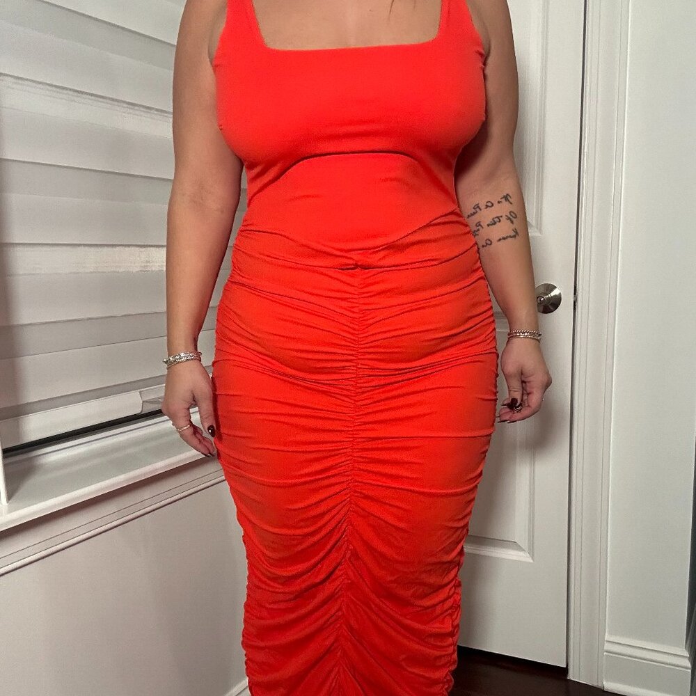 FASHION NOVA MAXI LENGTH RUCHED DRESS- unworn
